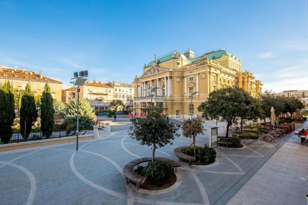 Apartment West Риека Экстерьер фото