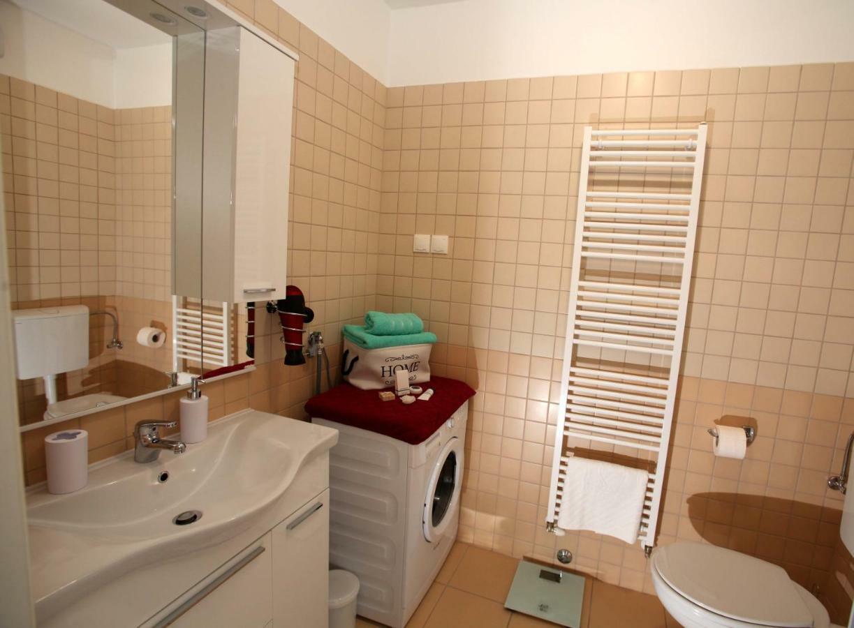 Apartment West Риека Экстерьер фото