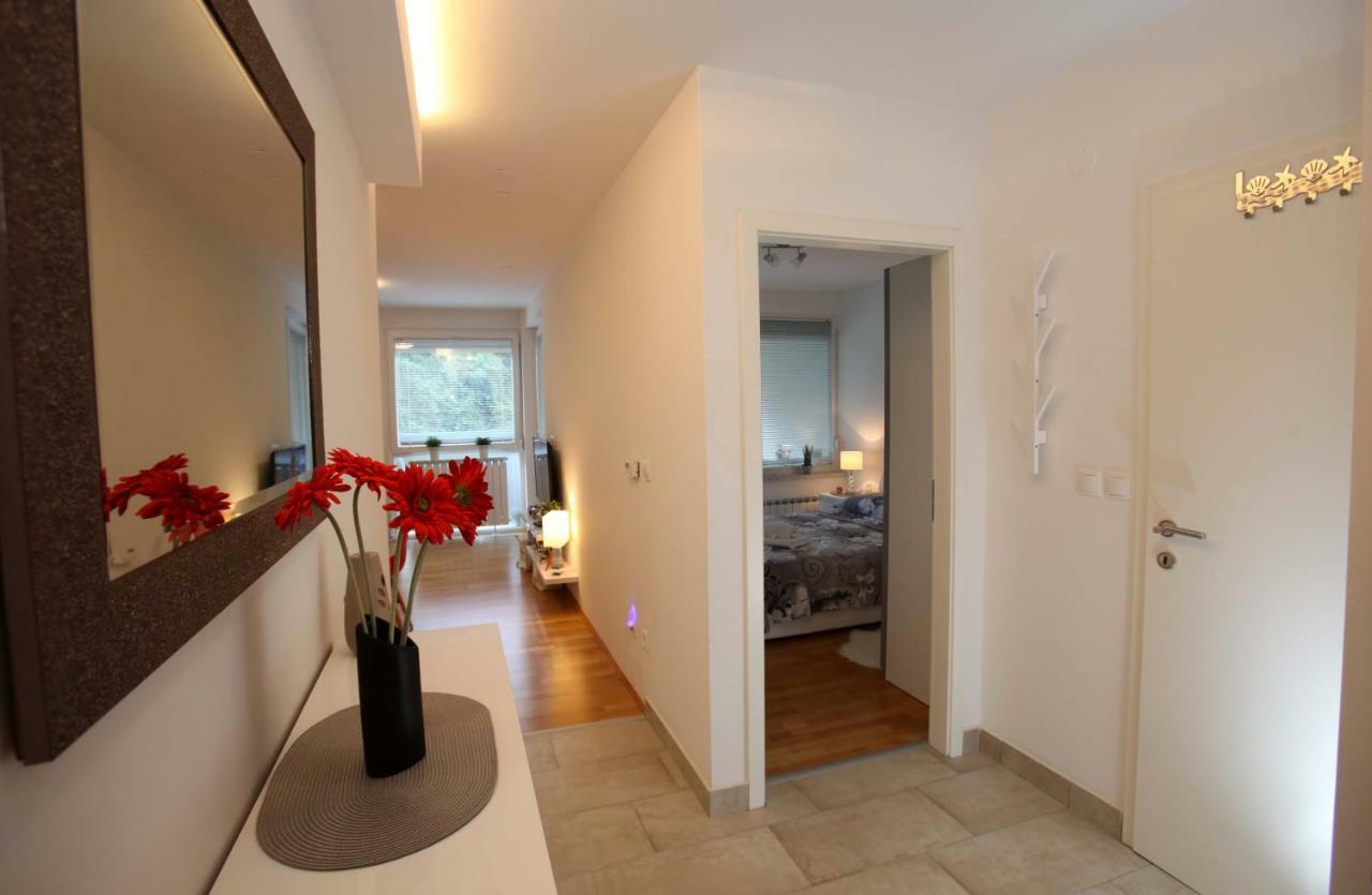 Apartment West Риека Экстерьер фото
