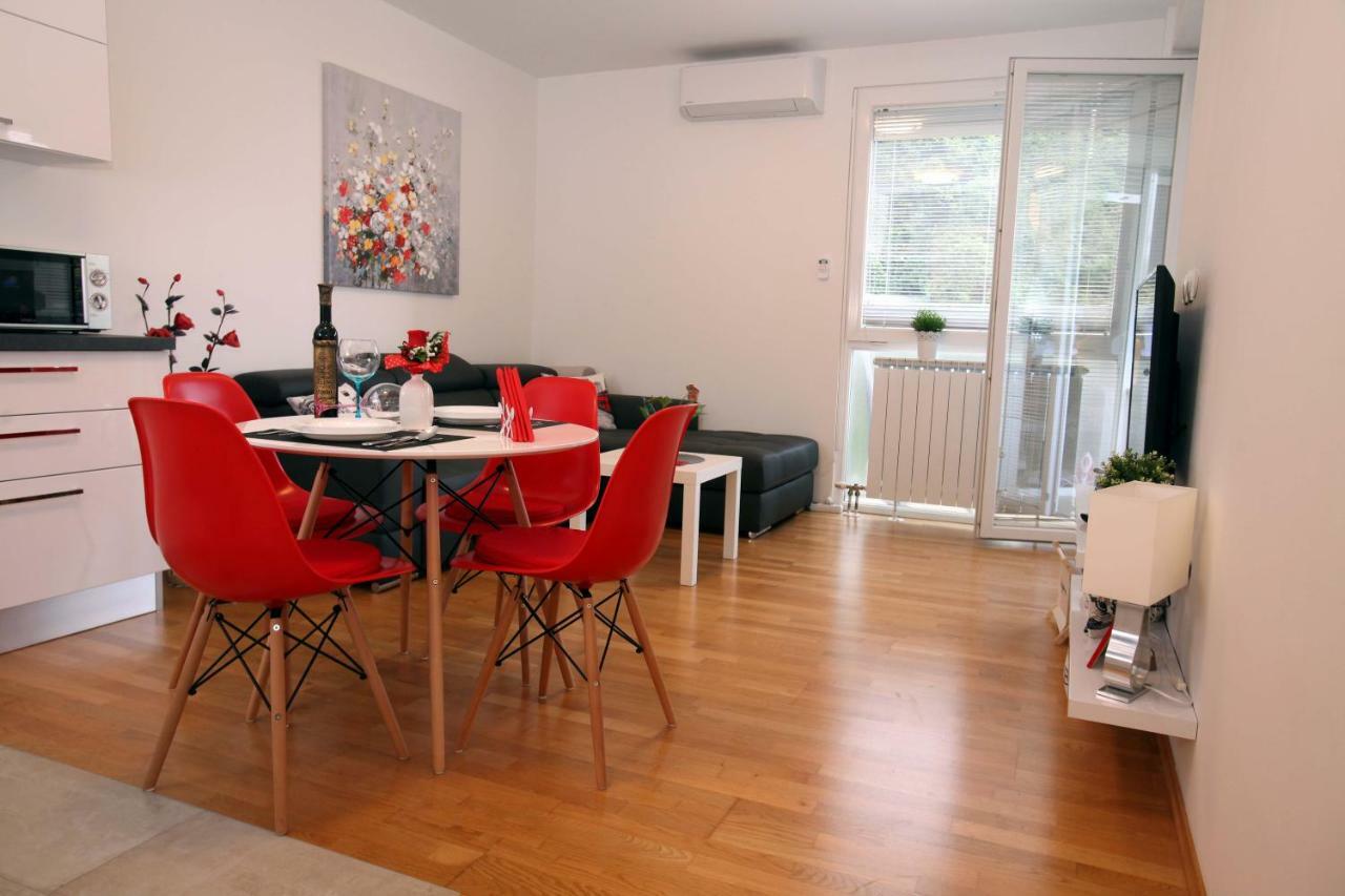 Apartment West Риека Экстерьер фото
