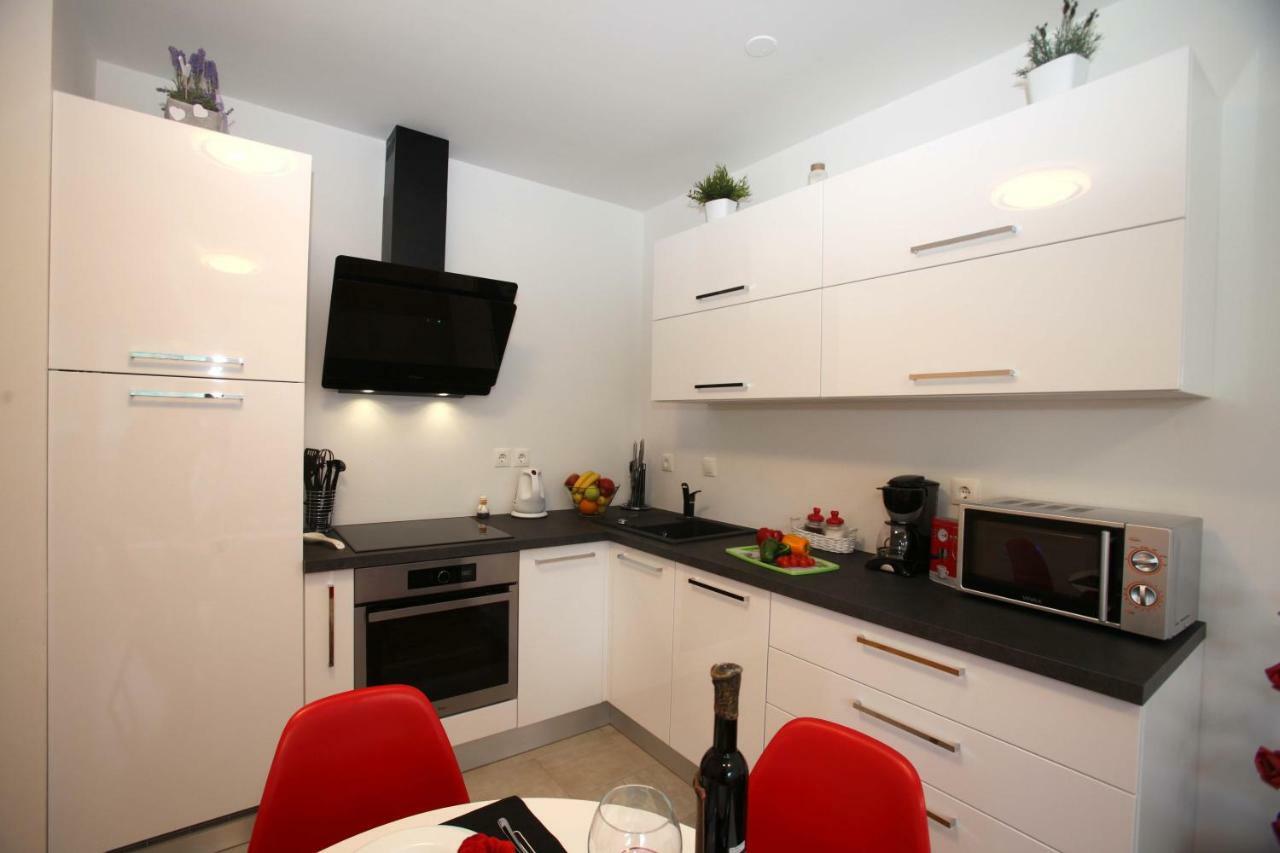 Apartment West Риека Экстерьер фото